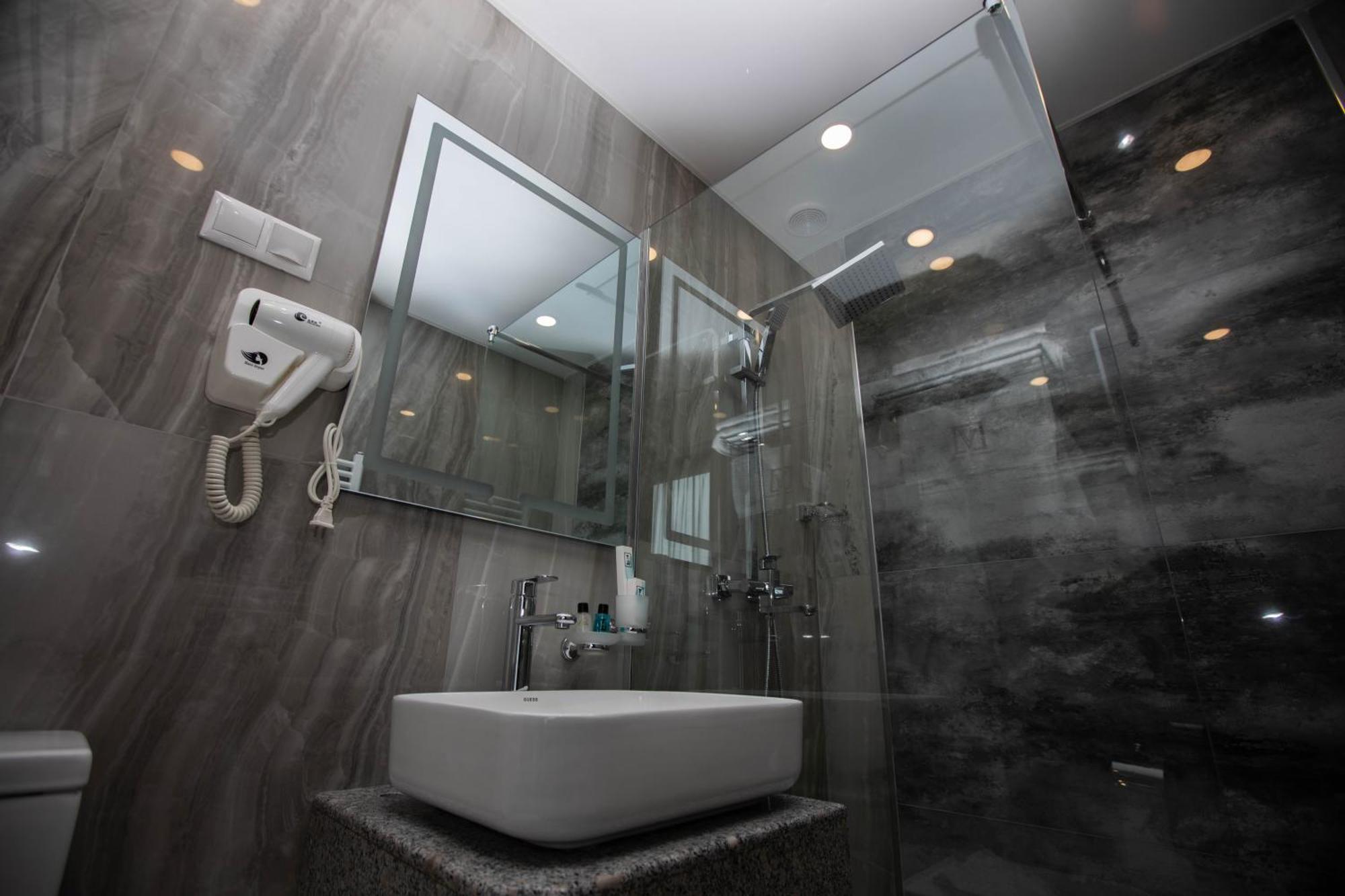 Vg Hotel Єреван Екстер'єр фото